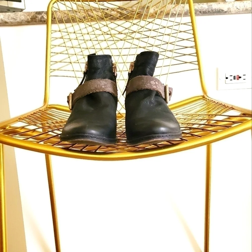 Dolce Vita | Leather Buckle Ankle Boot